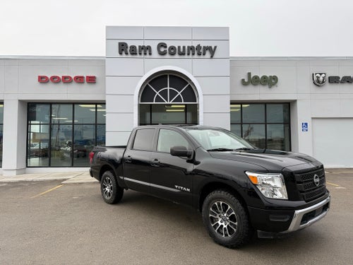 2023 Nissan Titan SV