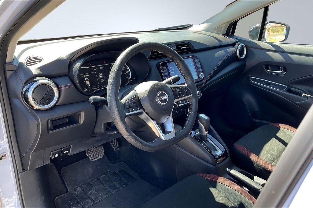 2025 Nissan Versa 1.6 SR