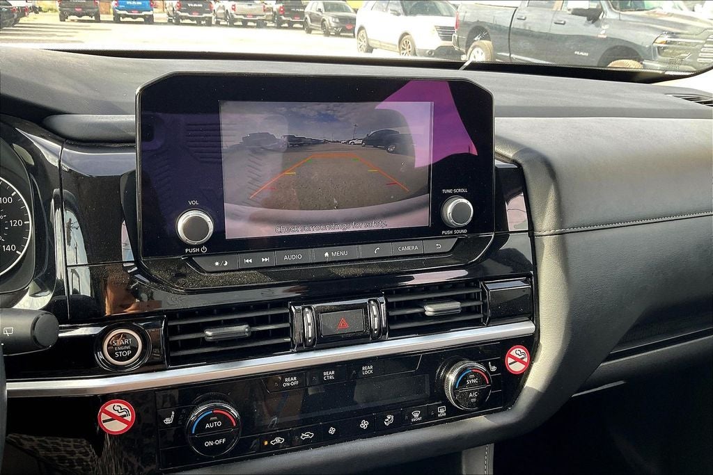 2024 Nissan Pathfinder SV