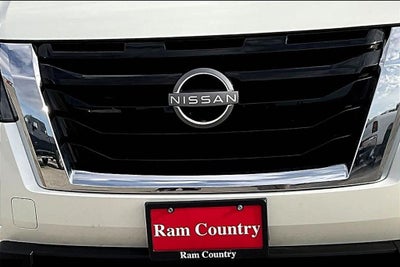 2024 Nissan Pathfinder SV