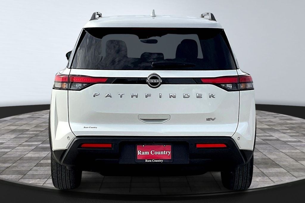 2024 Nissan Pathfinder SV