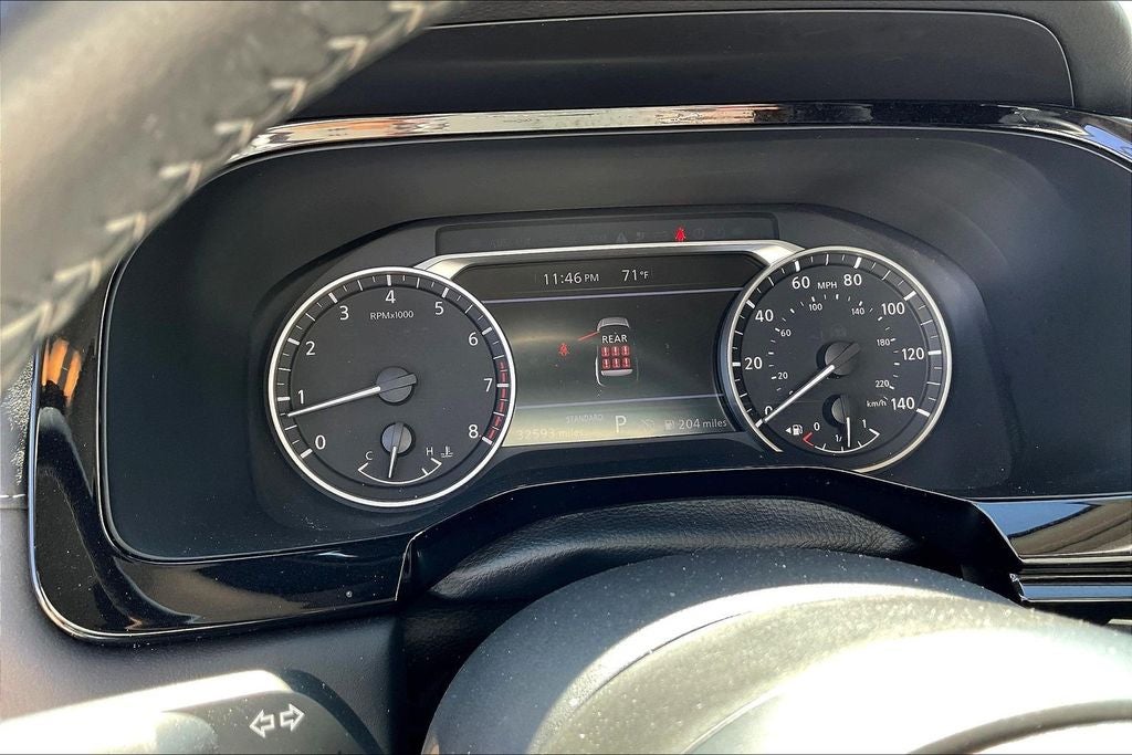 2025 Nissan Pathfinder SV