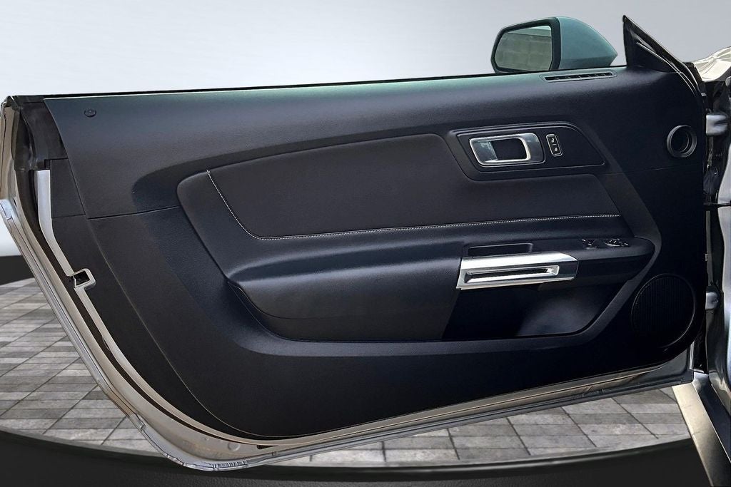 2022 Ford Mustang EcoBoost
