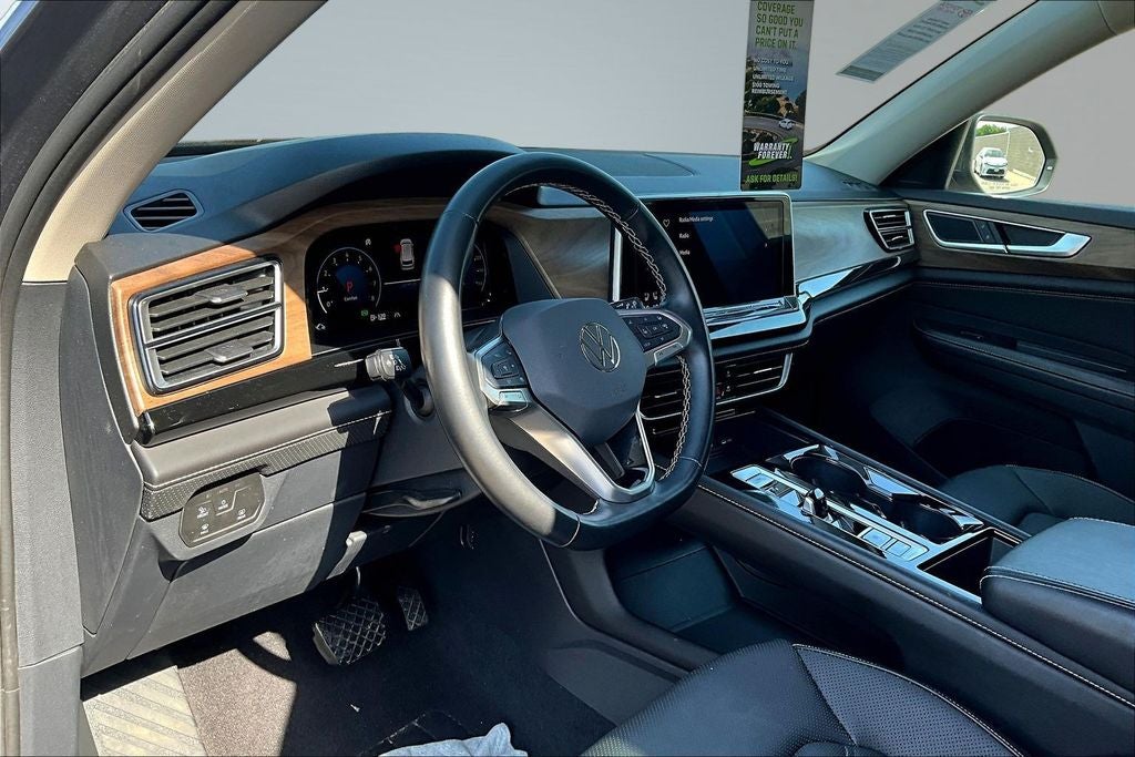 2025 Volkswagen Atlas 2.0T SE w/Technology