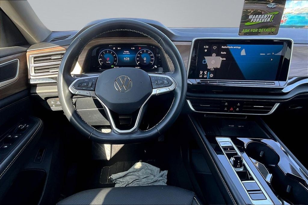 2025 Volkswagen Atlas 2.0T SE w/Technology