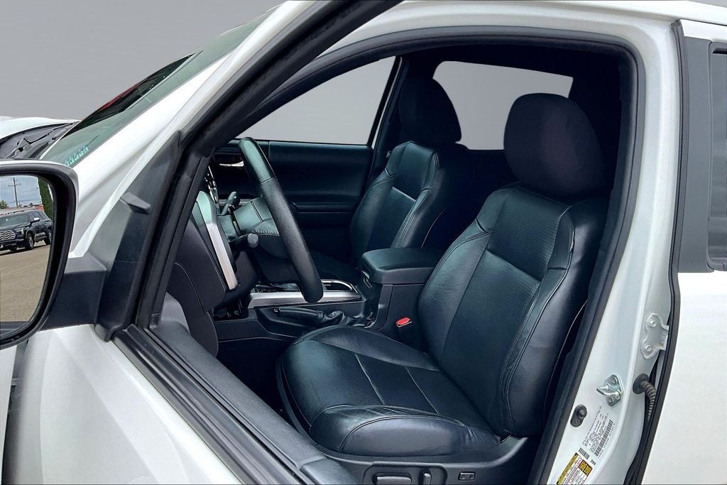 2023 Toyota Tacoma Limited V6
