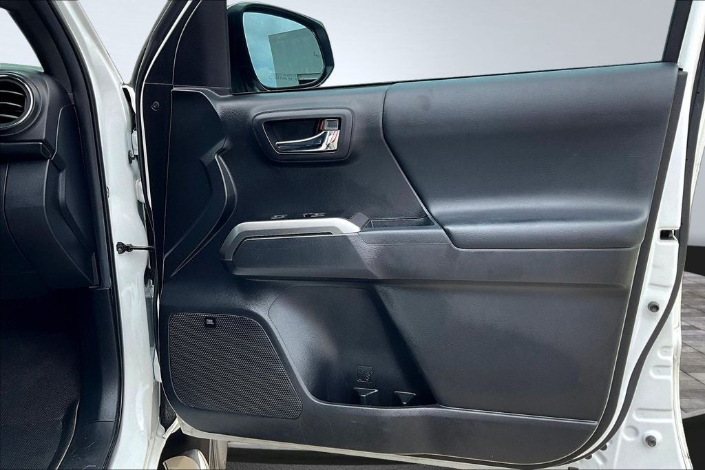 2023 Toyota Tacoma Limited V6