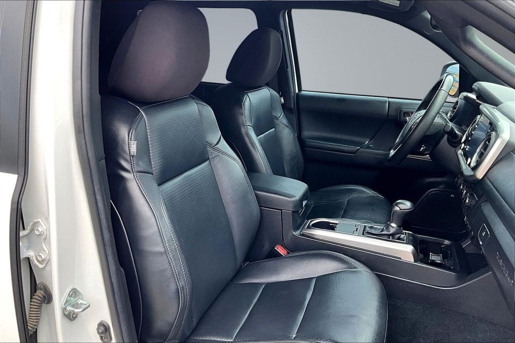 2023 Toyota Tacoma Limited V6