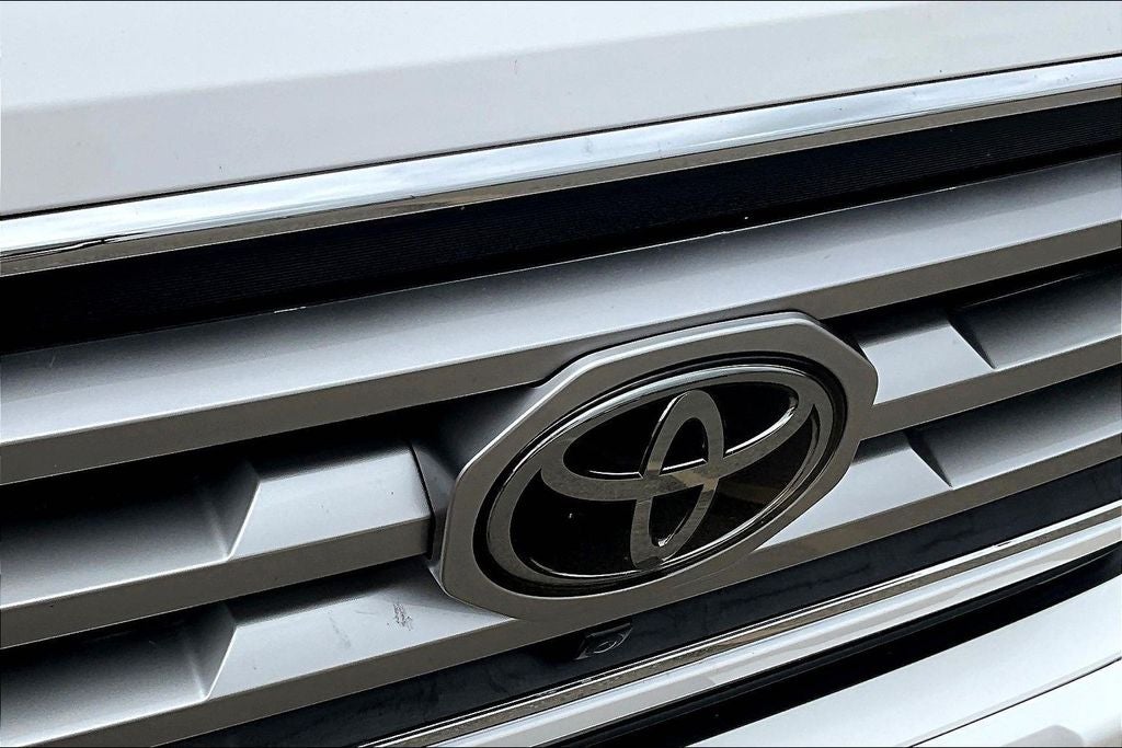 2023 Toyota Tacoma Limited V6