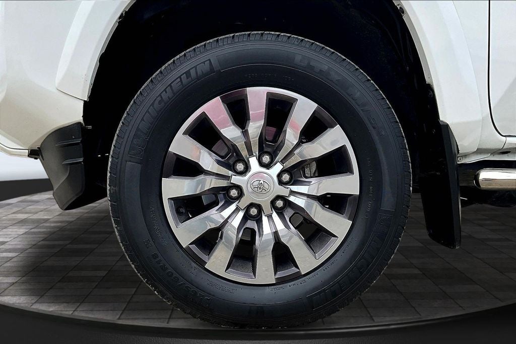 2023 Toyota Tacoma Limited V6