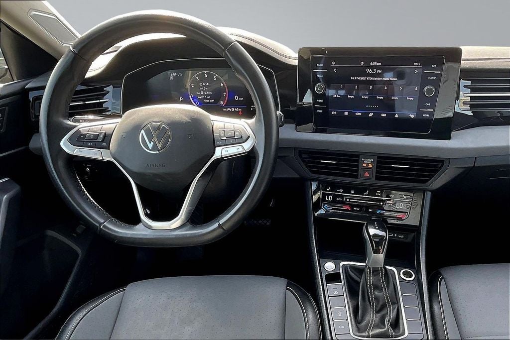 2025 Volkswagen Jetta 1.5T SE