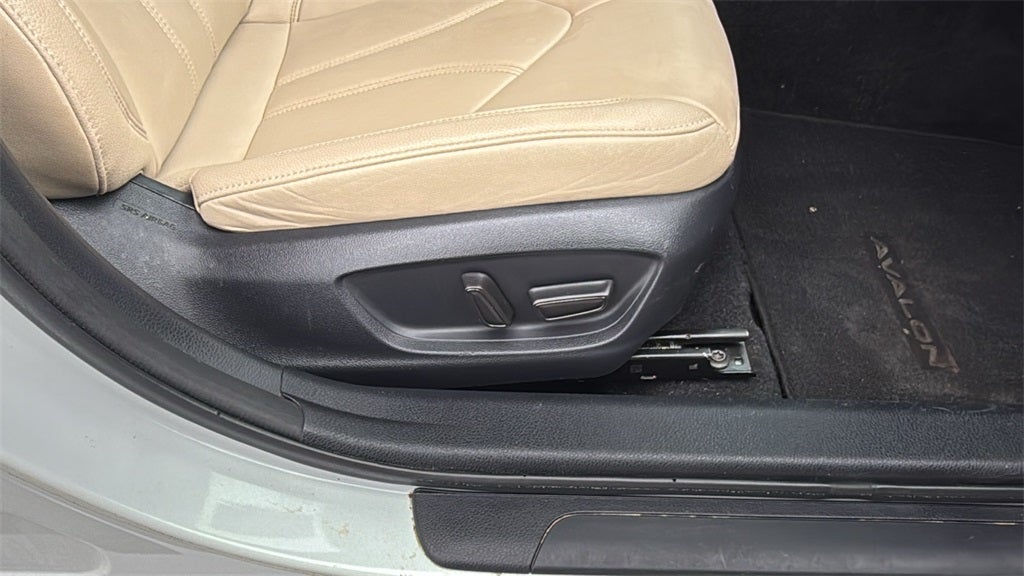 2019 Toyota Avalon XLE