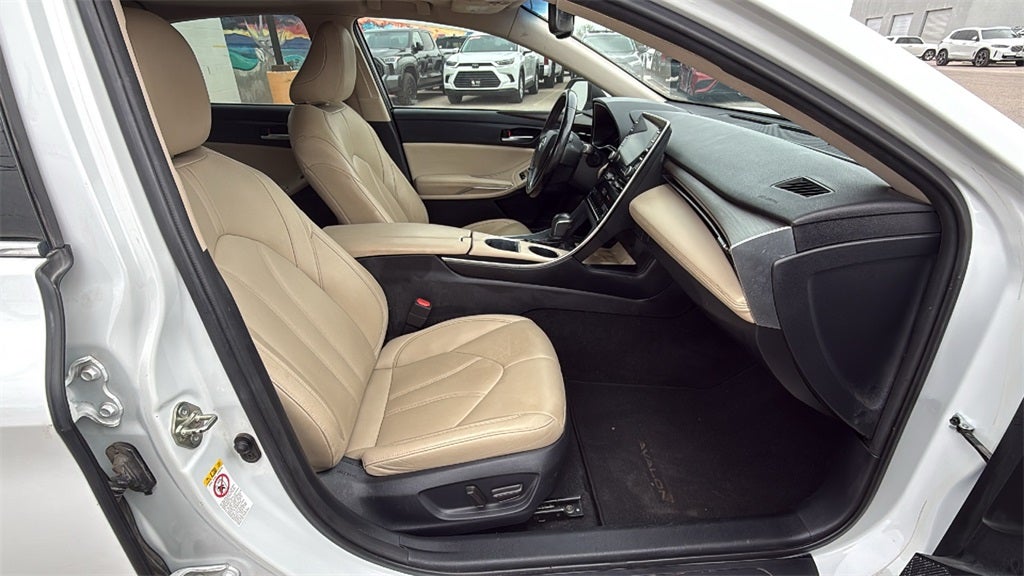 2019 Toyota Avalon XLE