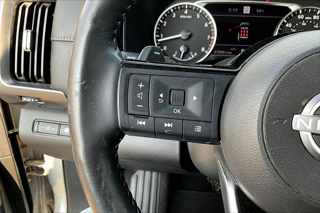 2025 Nissan Pathfinder SL