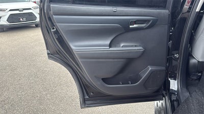 2023 Toyota Highlander Hybrid Bronze Edition