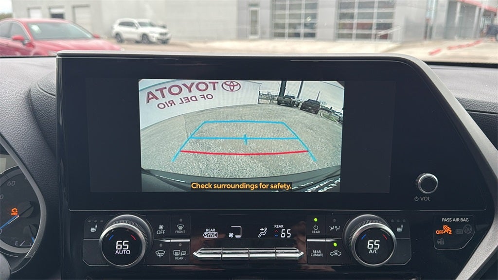 2023 Toyota Highlander Hybrid Bronze Edition