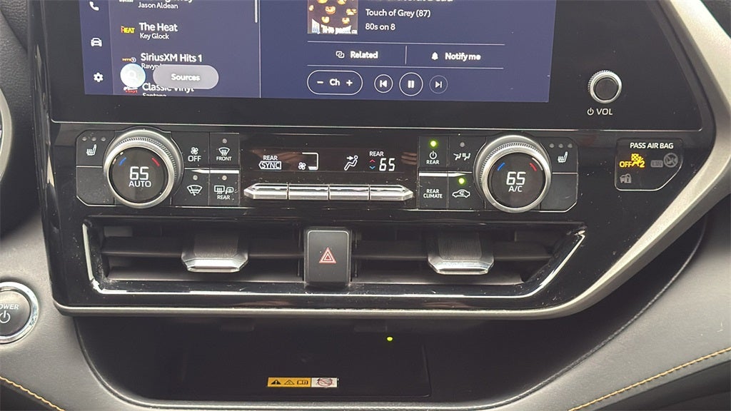 2023 Toyota Highlander Hybrid Bronze Edition