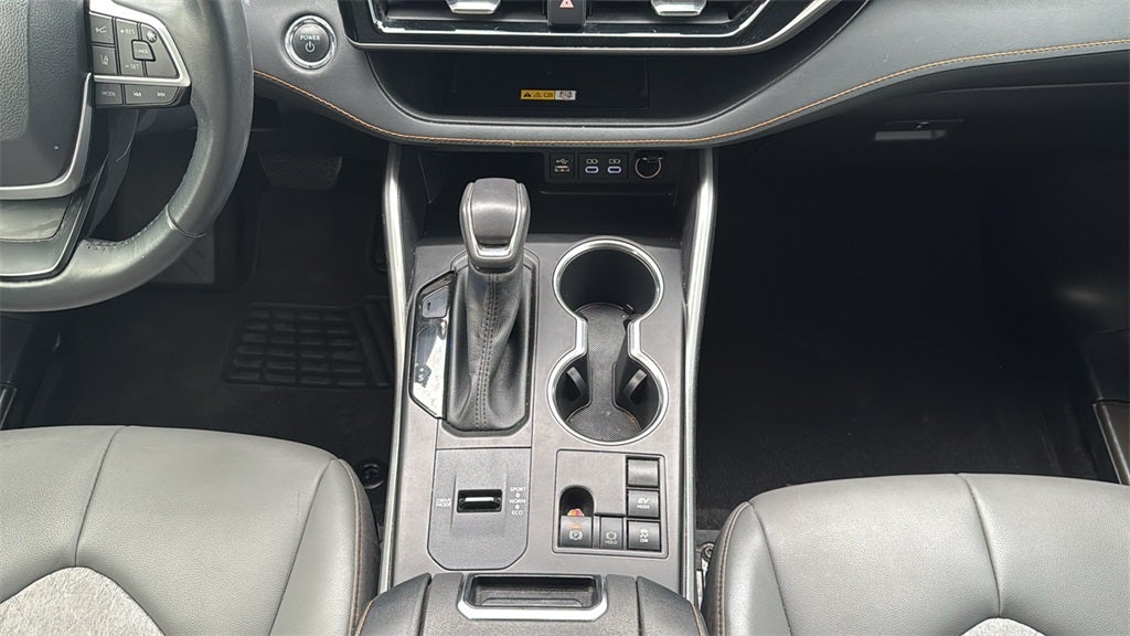 2023 Toyota Highlander Hybrid Bronze Edition