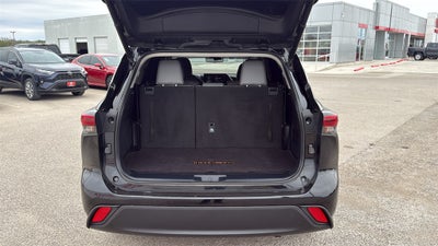 2023 Toyota Highlander Hybrid Bronze Edition