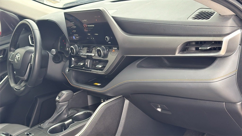 2023 Toyota Highlander Hybrid Bronze Edition