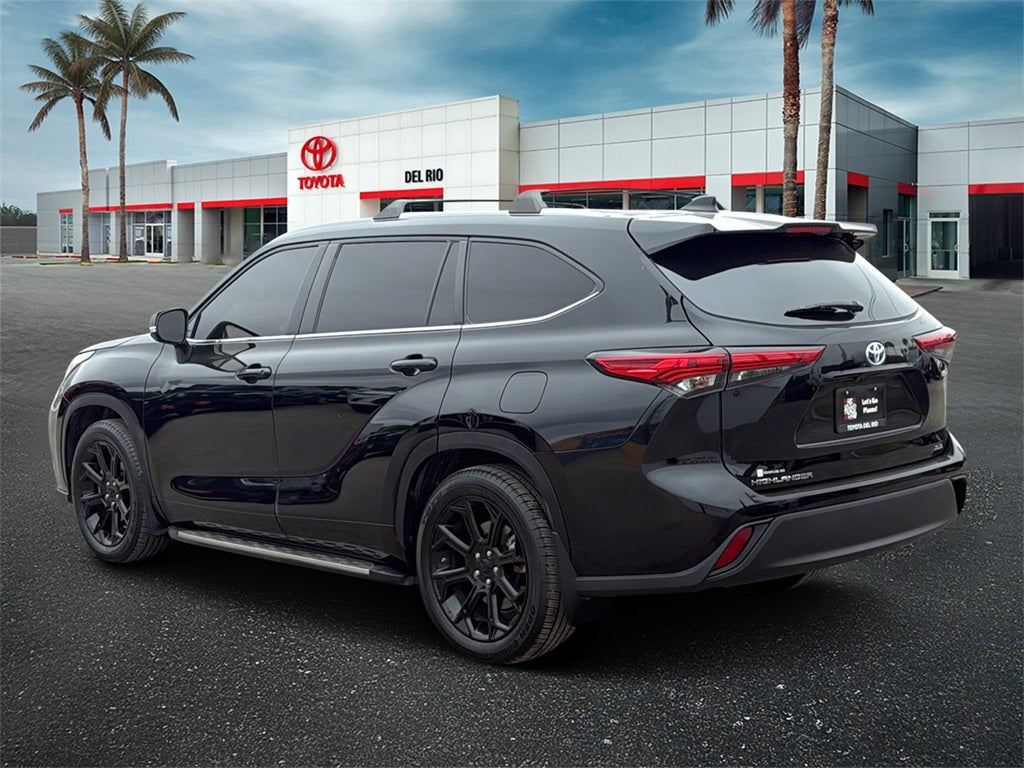 2023 Toyota Highlander Hybrid Bronze Edition