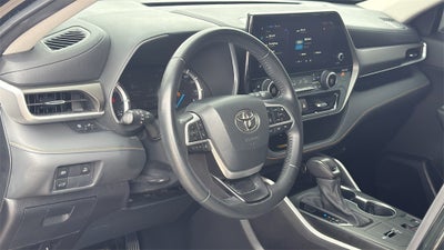 2023 Toyota Highlander Hybrid Bronze Edition