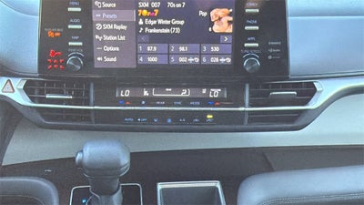 2023 Toyota Sienna LE 8 Passenger