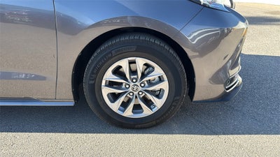 2023 Toyota Sienna LE 8 Passenger