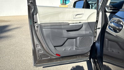 2023 Toyota Sienna LE 8 Passenger