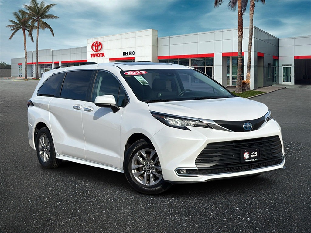 2023 Toyota Sienna XLE 8 Passenger