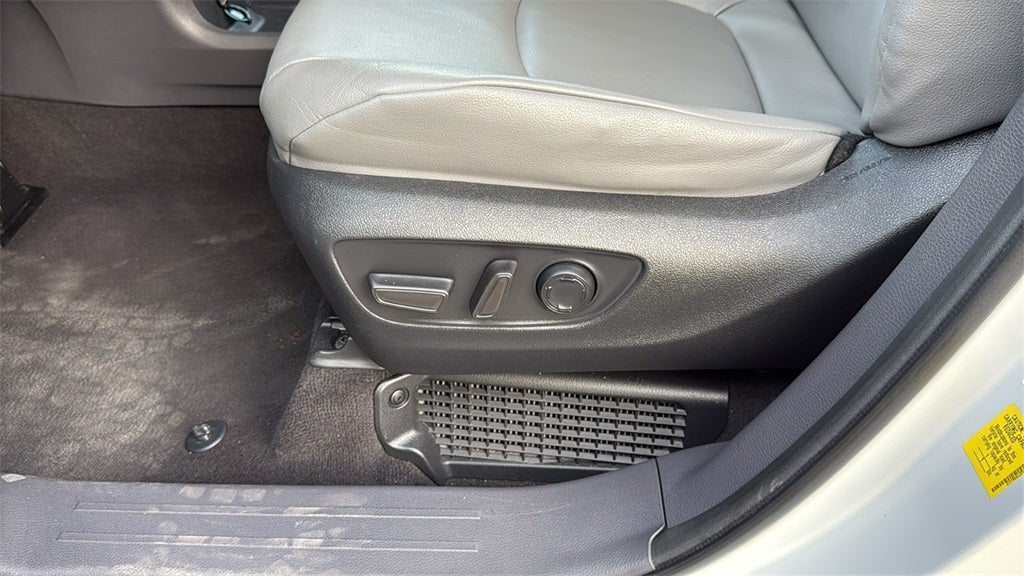 2023 Toyota Sienna XLE 8 Passenger