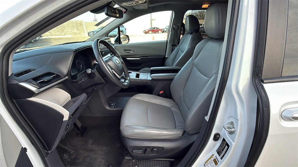 2023 Toyota Sienna XLE 8 Passenger