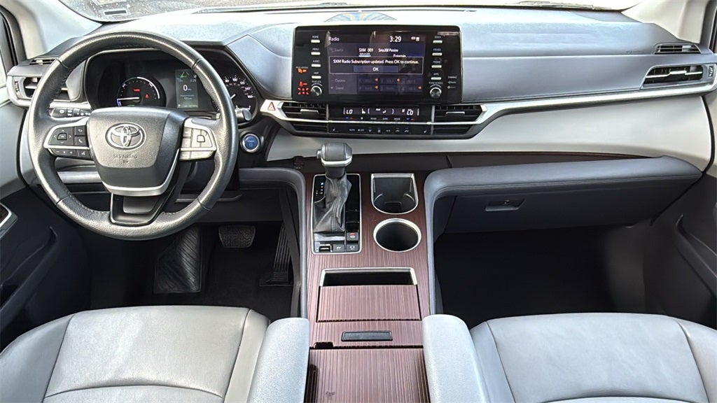2023 Toyota Sienna XLE 8 Passenger