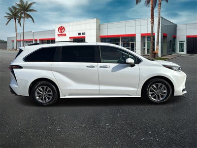 2023 Toyota Sienna XLE 8 Passenger