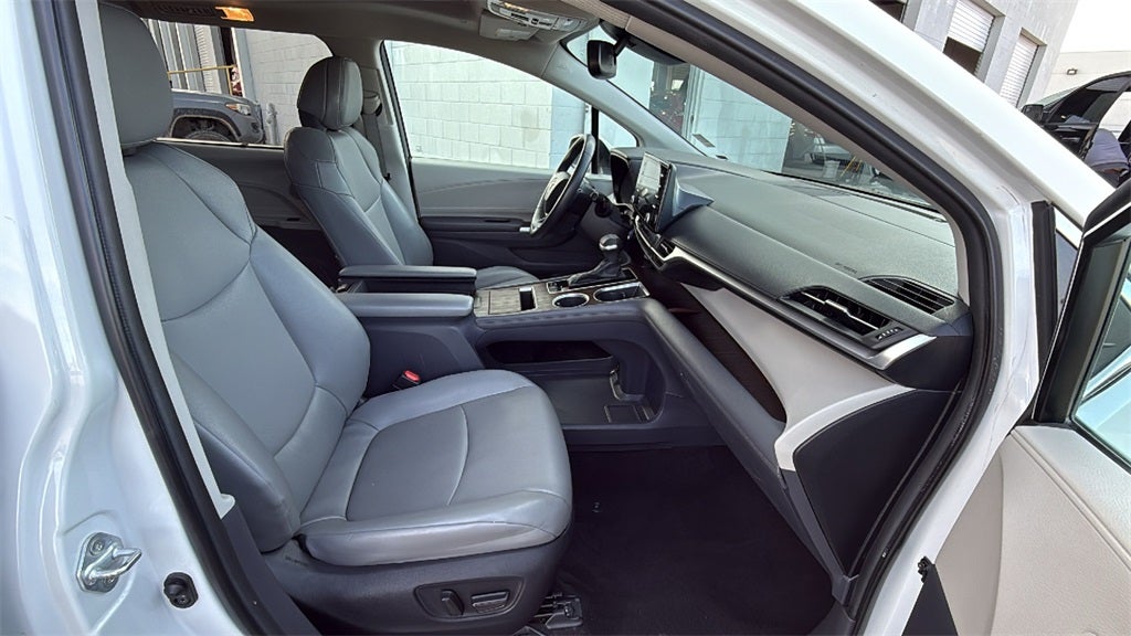 2023 Toyota Sienna XLE 8 Passenger