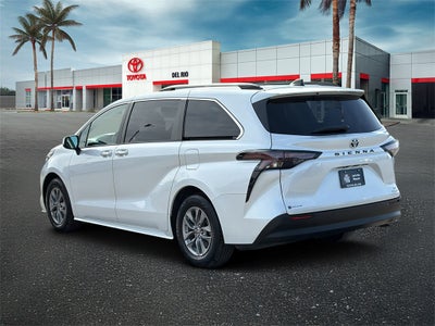 2023 Toyota Sienna XLE 8 Passenger
