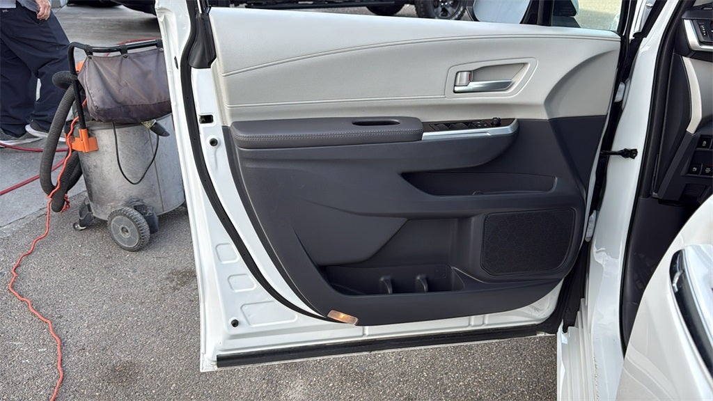 2023 Toyota Sienna XLE 8 Passenger