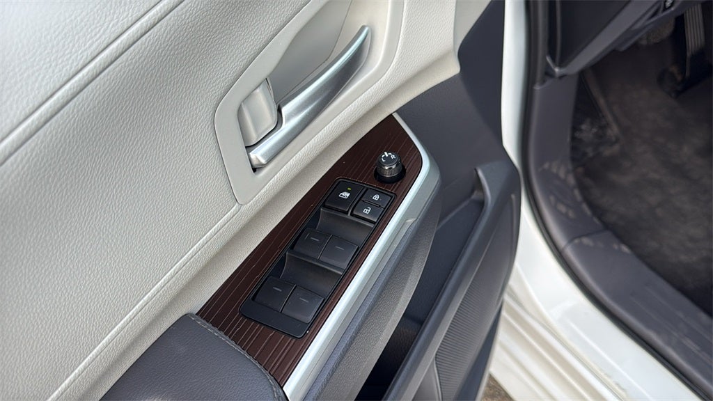 2023 Toyota Sienna XLE 8 Passenger