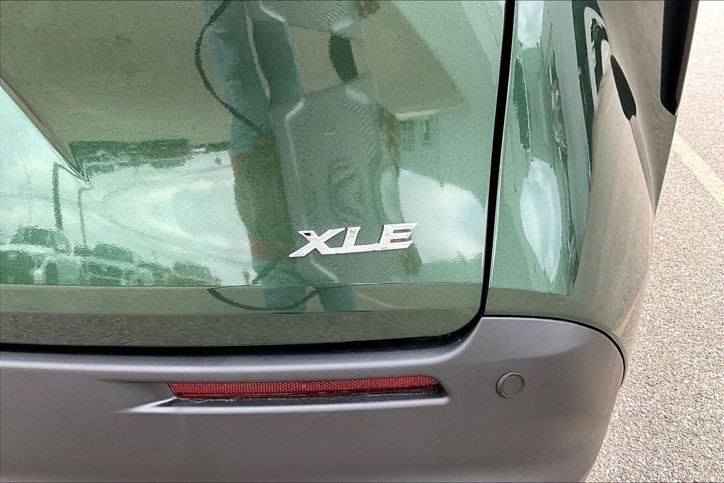 2026 Toyota Sienna XLE 8 Passenger