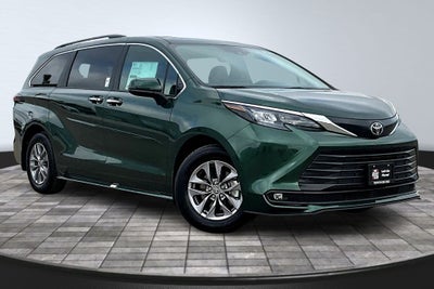 2026 Toyota Sienna XLE 8 Passenger
