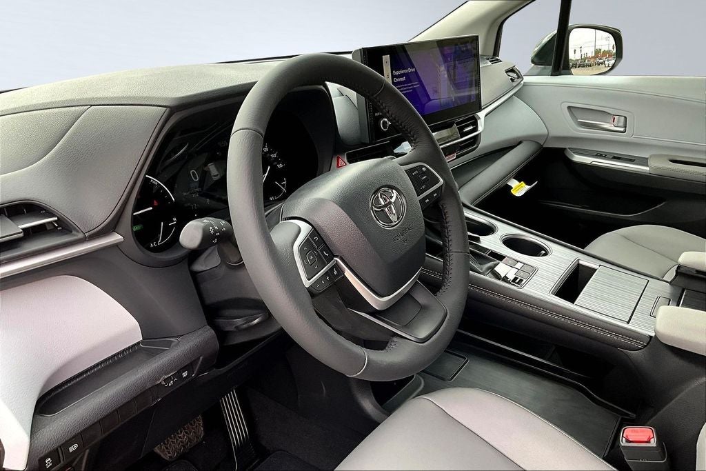 2026 Toyota Sienna XLE 8 Passenger