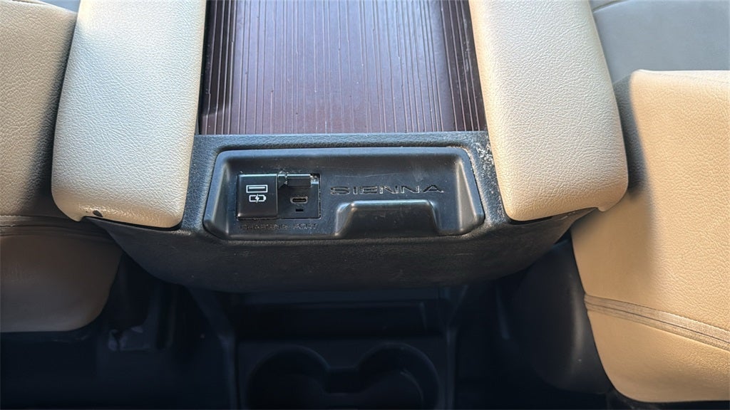 2023 Toyota Sienna XLE 7 Passenger