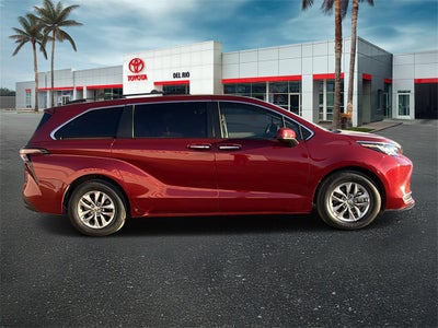 2023 Toyota Sienna XLE 7 Passenger