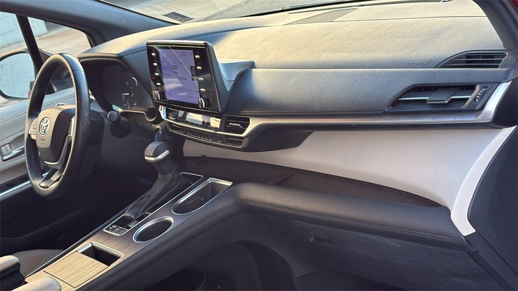 2023 Toyota Sienna XLE 7 Passenger