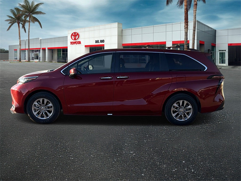 2023 Toyota Sienna XLE 7 Passenger