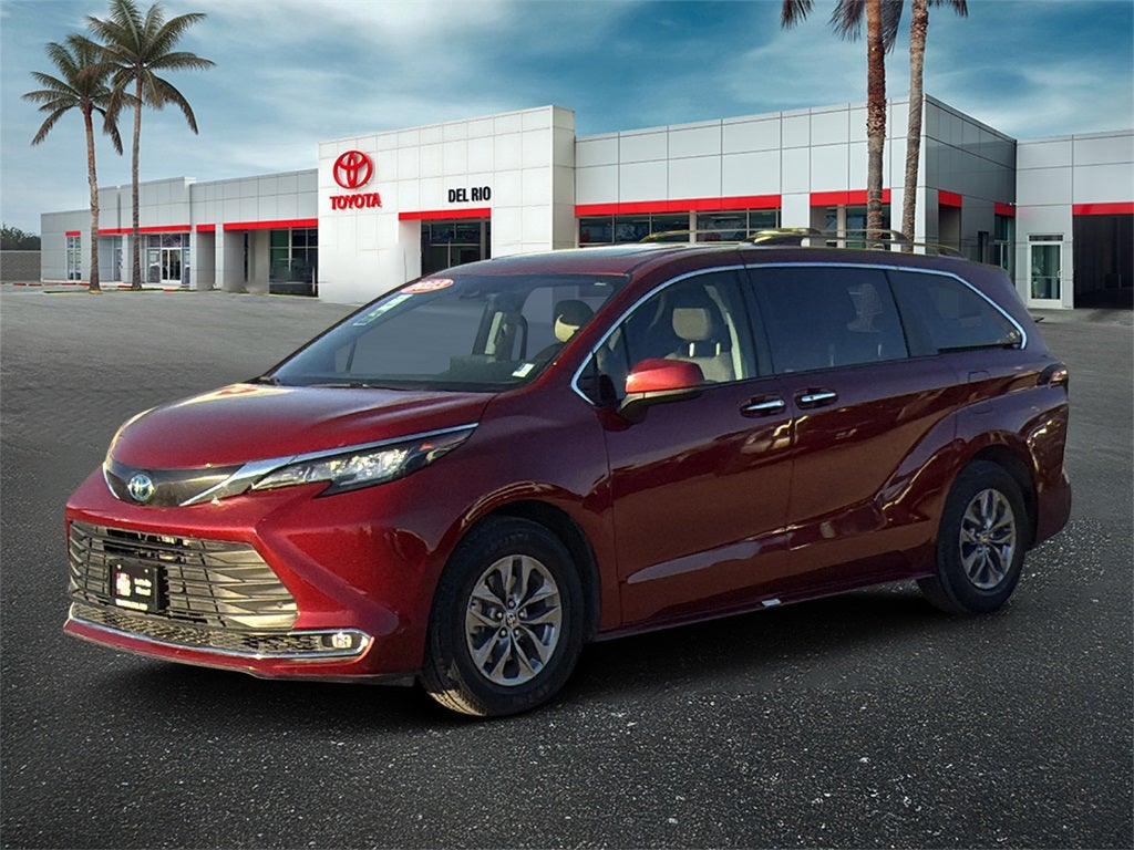 2023 Toyota Sienna XLE 7 Passenger