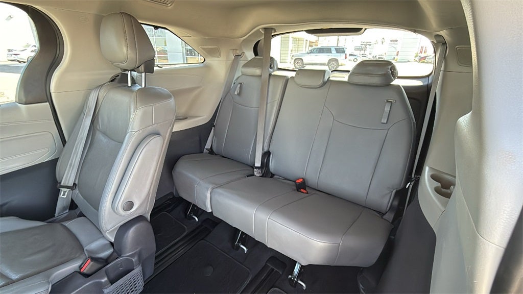 2021 Toyota Sienna Limited 7 Passenger