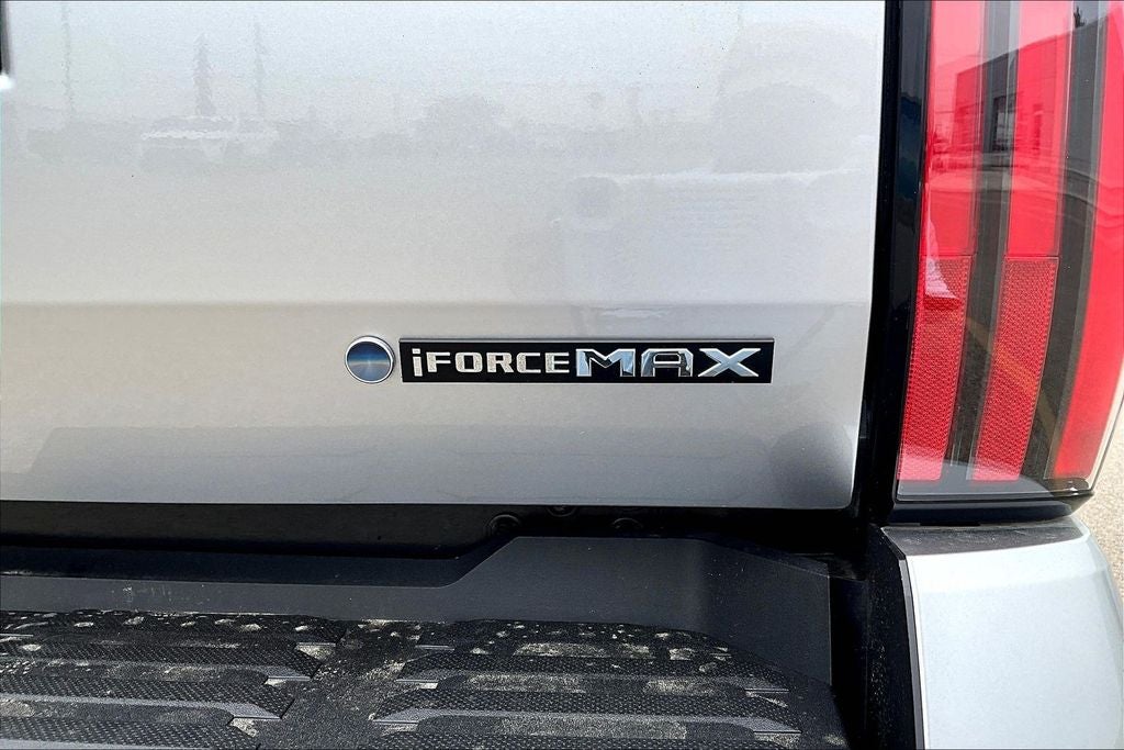 2025 Toyota Tundra Hybrid Platinum