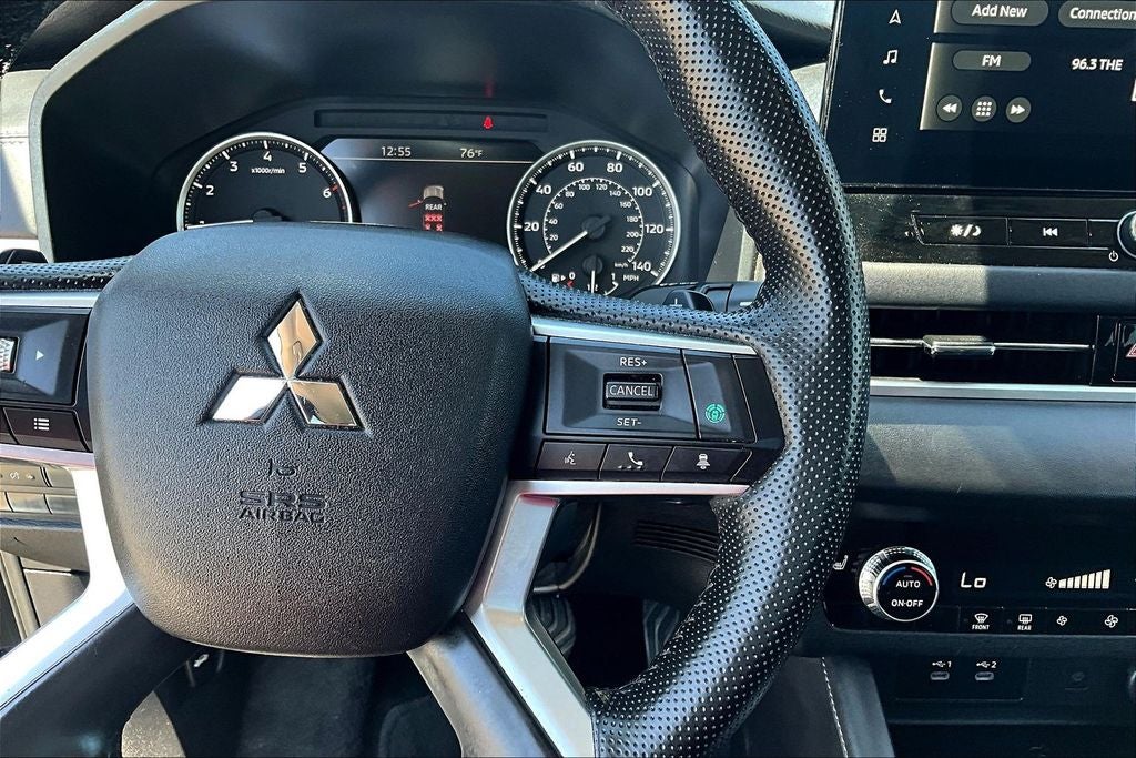 2025 Mitsubishi Outlander SE