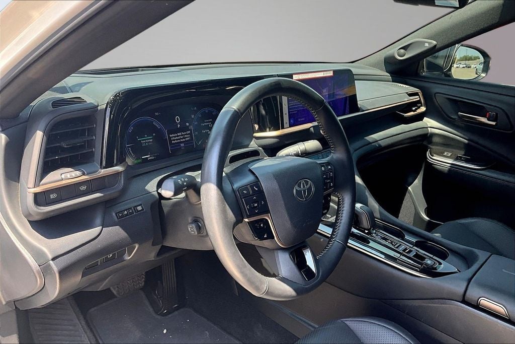 2025 Toyota Crown Platinum